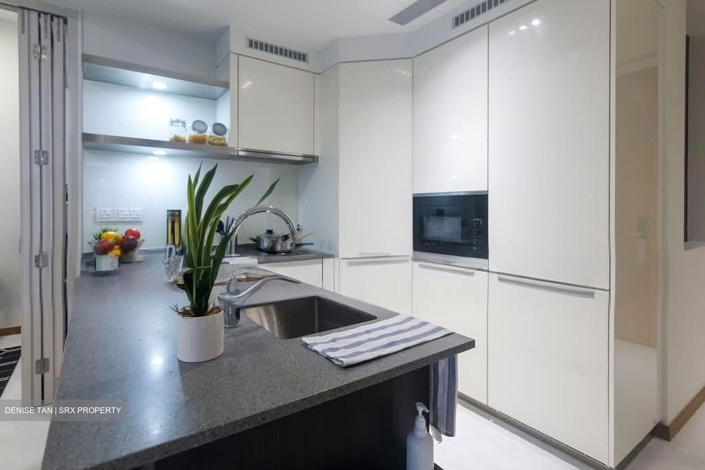 Marina One Residences (D1), Apartment #555872621